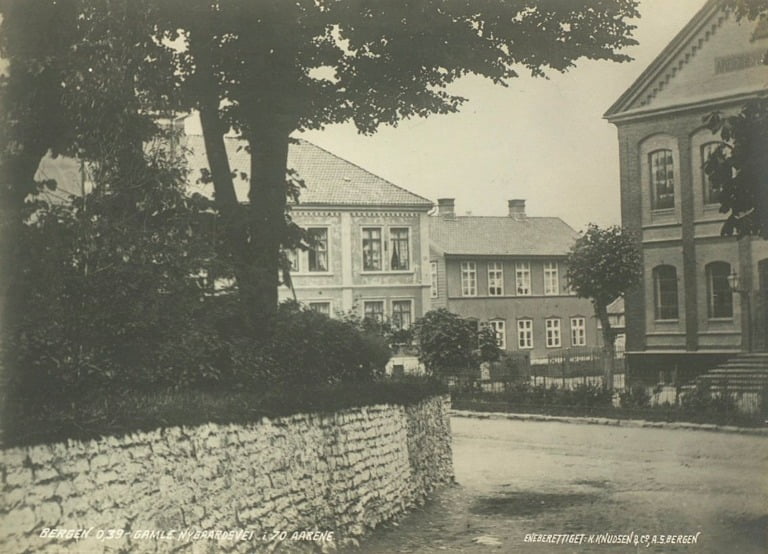 Bergen's Gamle Nygårdsvei in the 1870s.