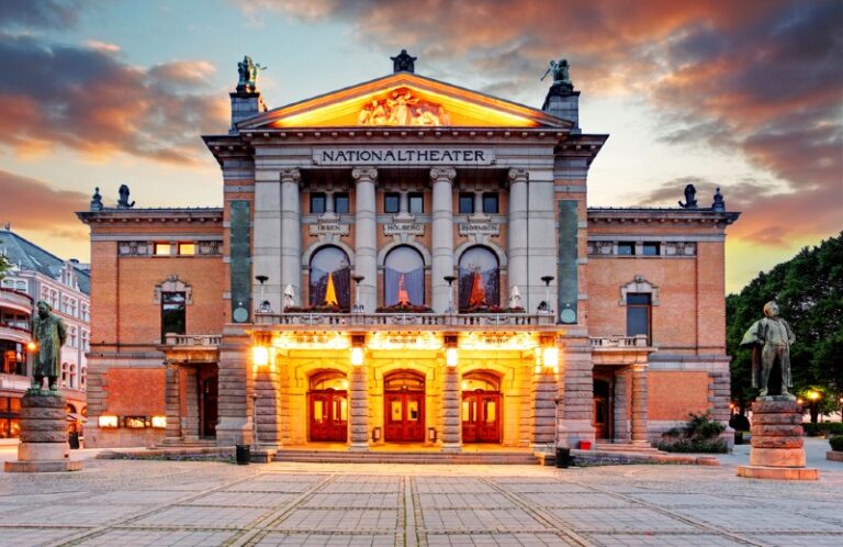 The National Theatre on Oslo’s Karl Johans gate