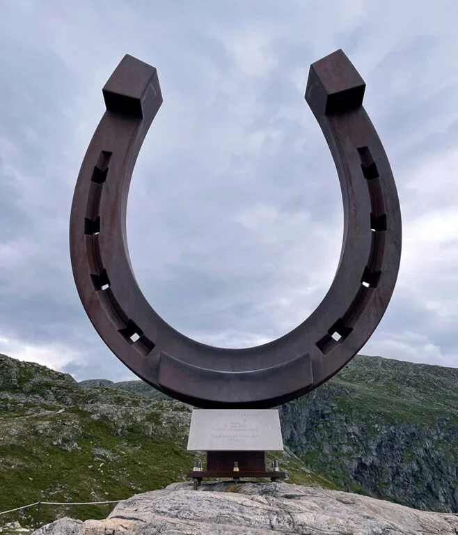 Horseshoe sculpture at the Loen Skylift