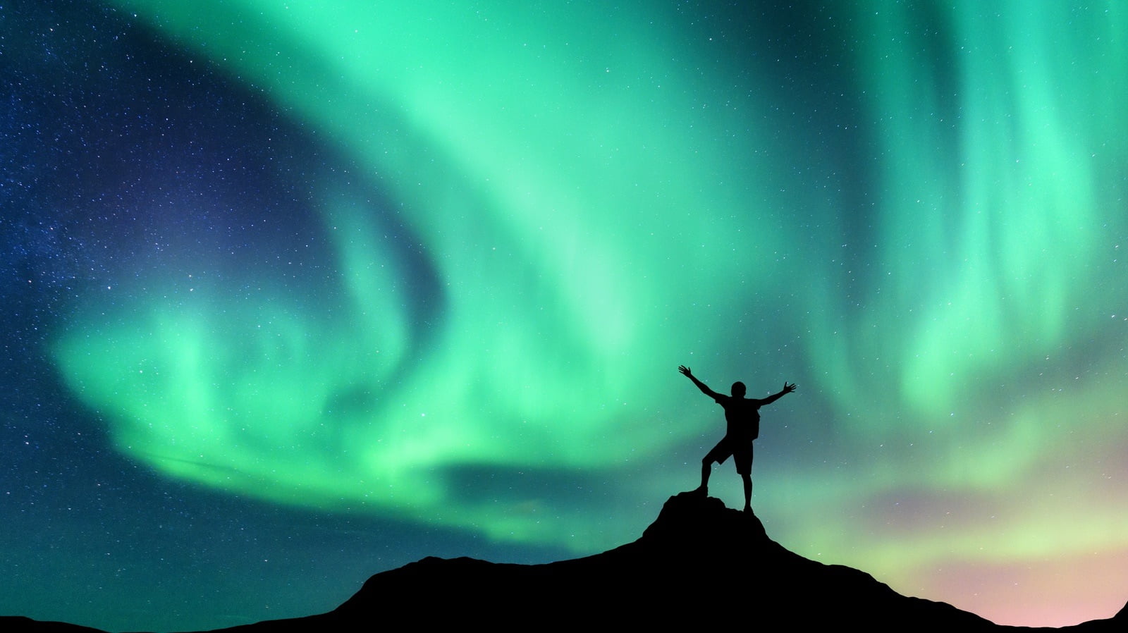 Northern lights in a Norwegian winter