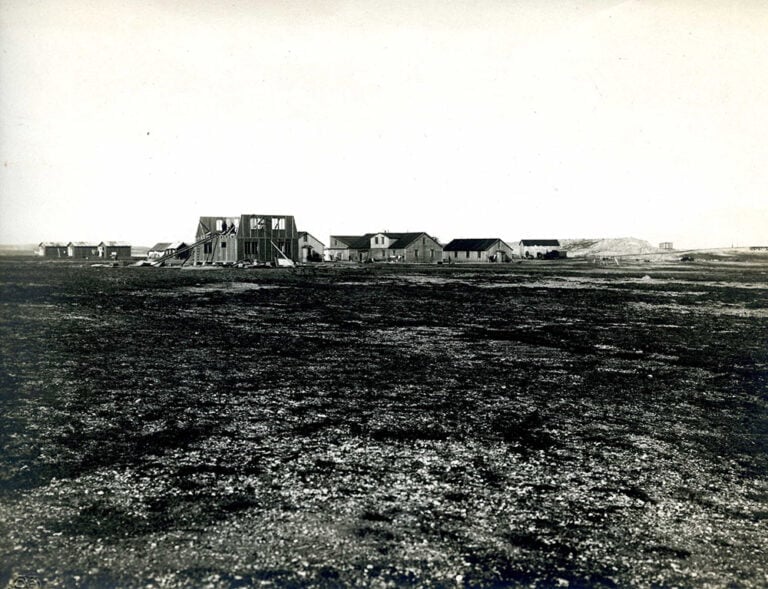 Ny-Ålesund photo from around 1910.