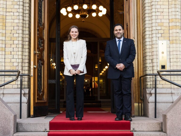 Princess Ingrid Alexandra of Norway on the steps of the Norwegian Parliament. Photo: Peter Mydske / Stortinget.