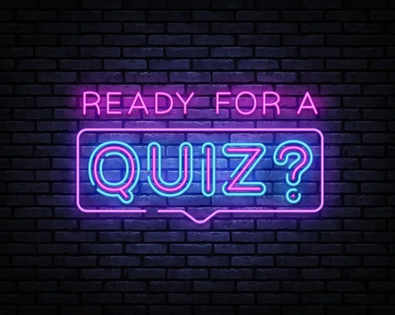 Online quiz neon light icon. Quiz app. Play intellectual game