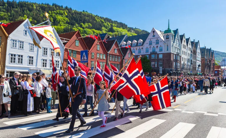 A Norway flag parade in Bergen. Photo: Marius Dobilas / Shutterstock.com.