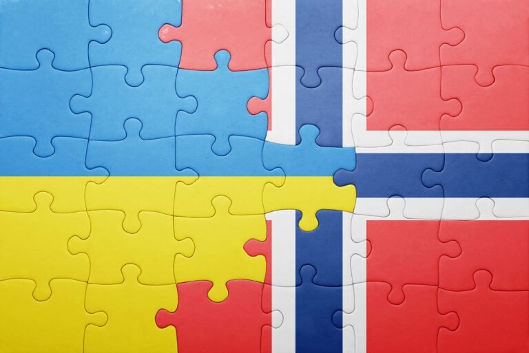 Ukraine Norway flag jigsaw
