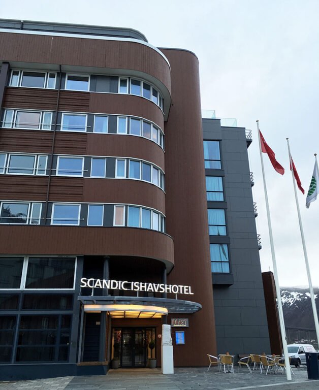 Scandic Ishavshotel entrance.