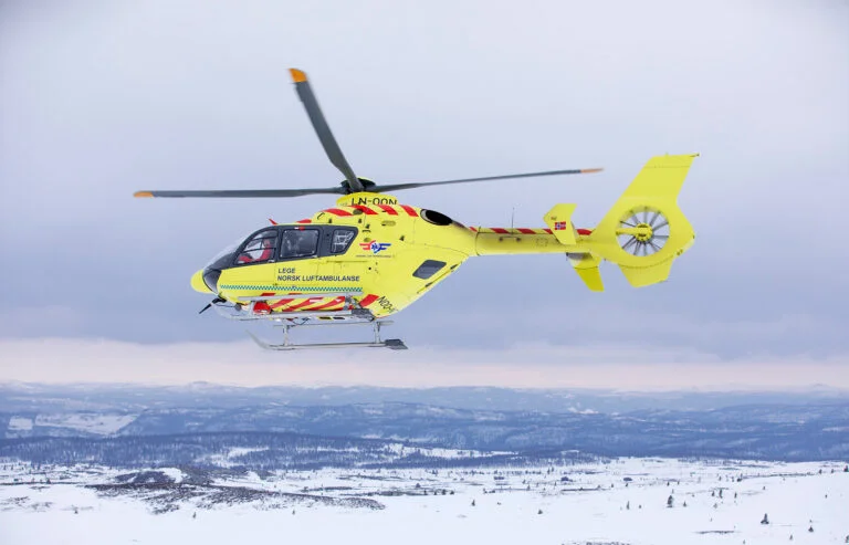 The Norwegian air ambulance in the air. Photo: Stiftelsen Norsk Luftambulanse.