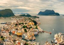 Ålesund Viewpoint: Climbing the Aksla Steps