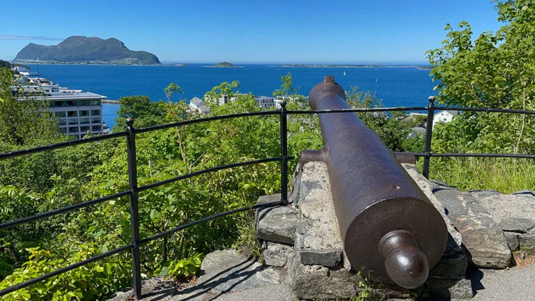 Canon on the Mount Aksla trail.