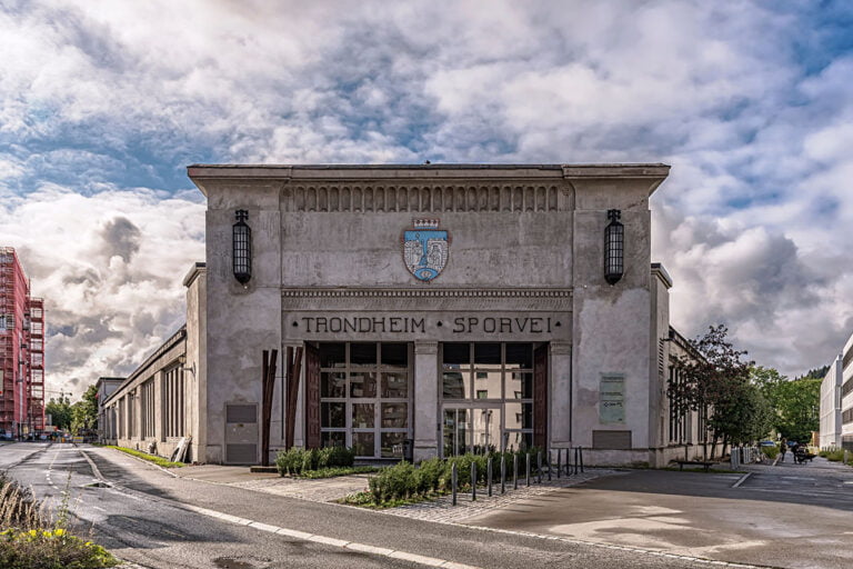 Tidligere trikkedepot i Trondheim.  Foto: Anthony McAulay/Shutterstock.com.