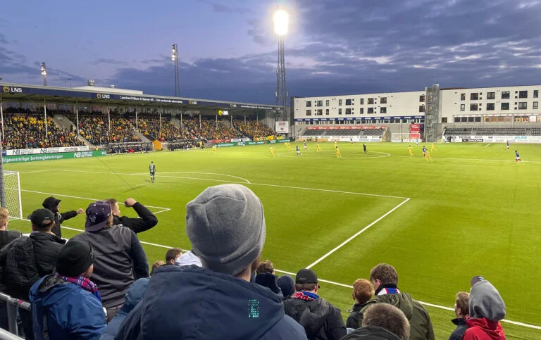 Vålerenga fans at Bodø/Glimt.