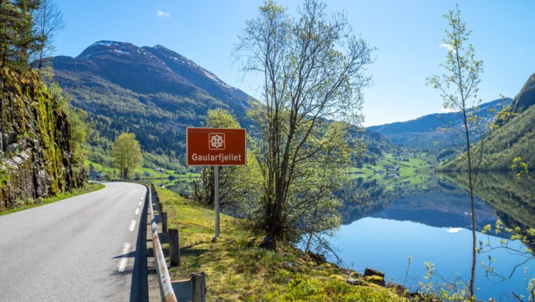 The Gaularfjellet national scenic route sign. Photo: Trine Kanter Zerwekh.
