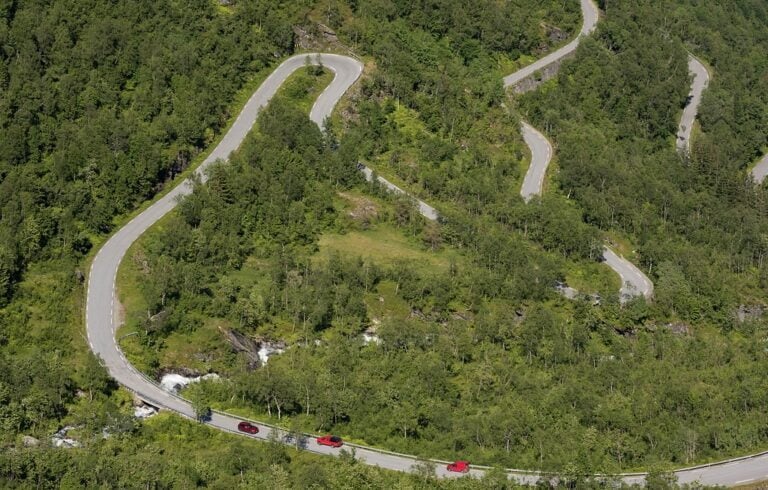 The winding road of Gaular fjellet. Photo: Jarle Wæhler / Statens vegvesen