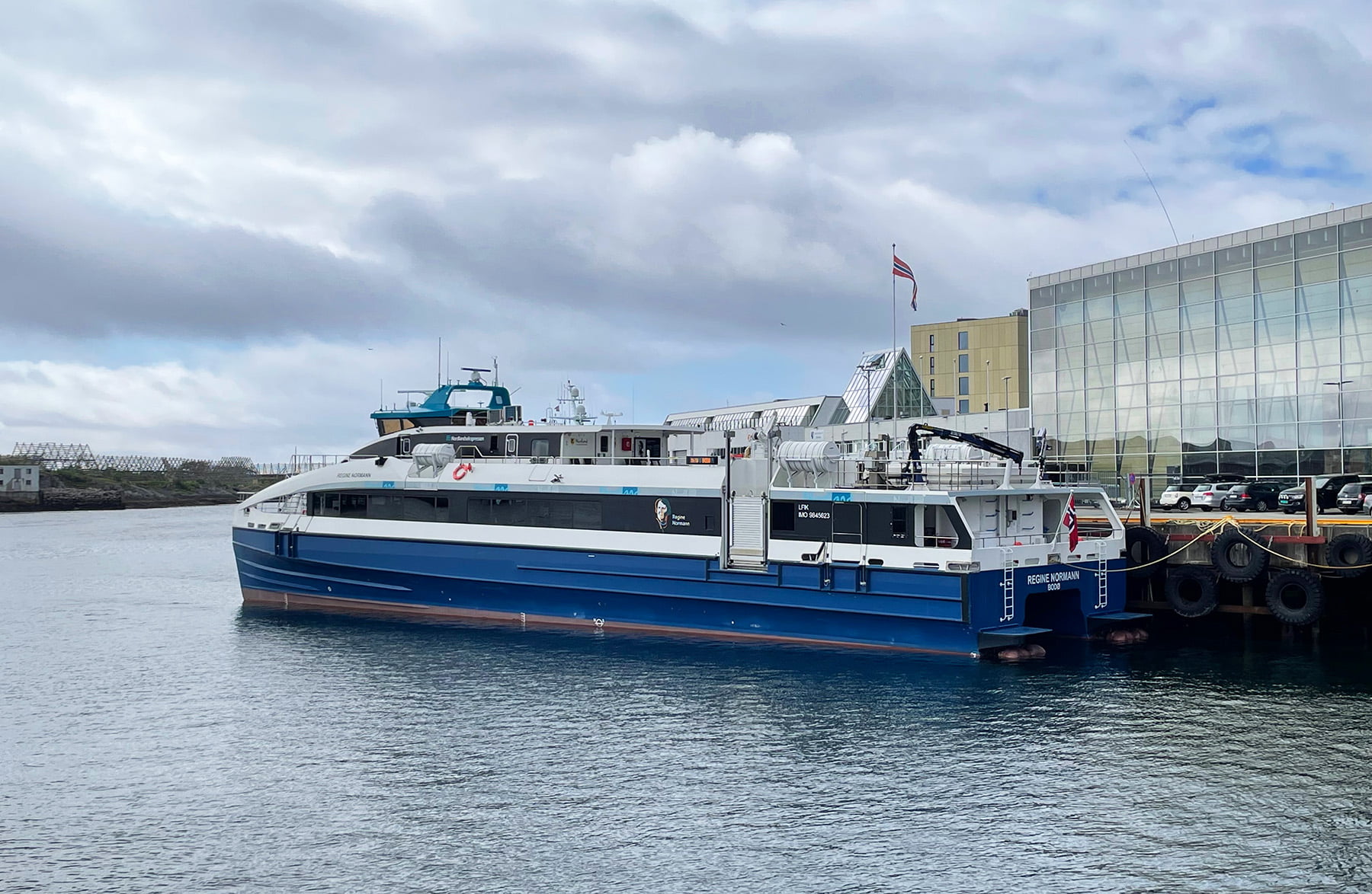 Ta ekspressfergen fra Bodø til Svolvær