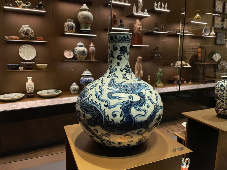 Ming dynasty porcelain vase