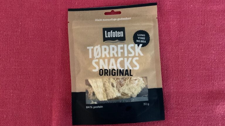 Tørrfisk snacks in Lofoten.