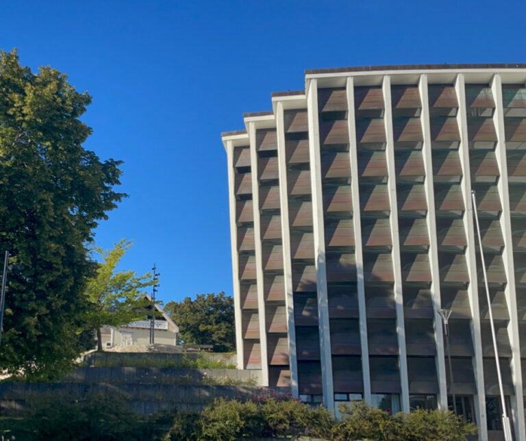 Concrete exterior of Kirkelandet kirke, Kristiansund.