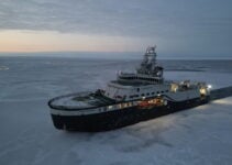 Sailing into the Polar Night: Working on an Arctic Research Vessel