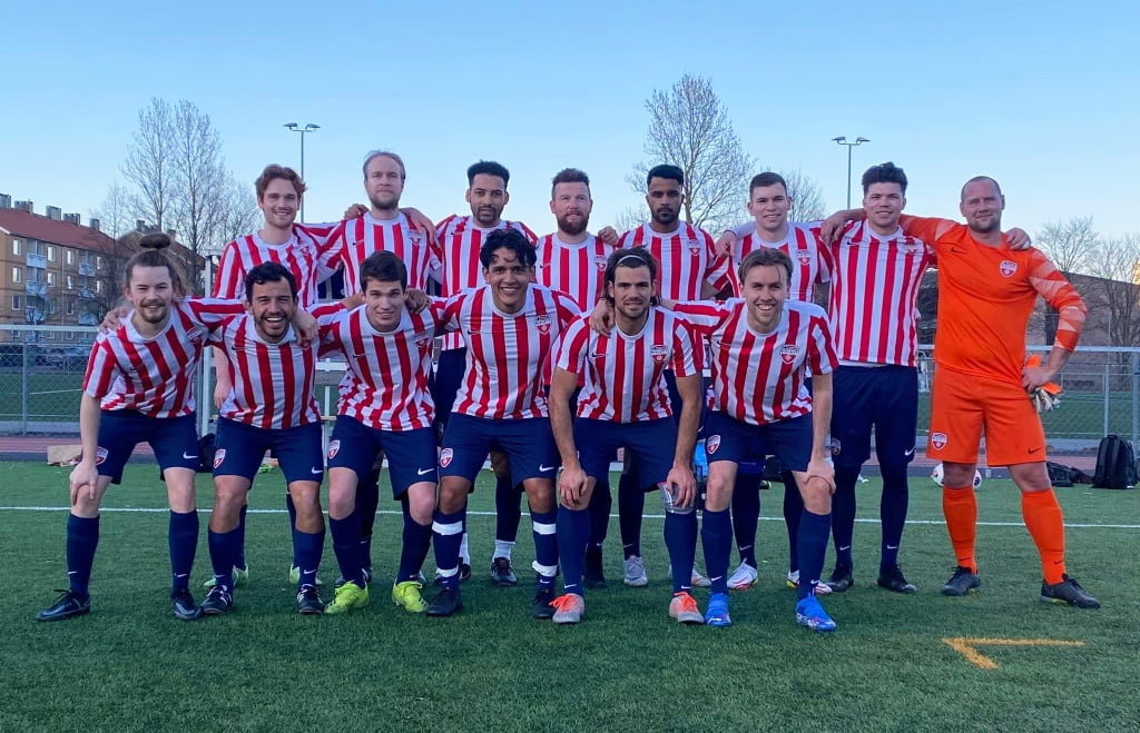 A Bislett FK team photo before a game.