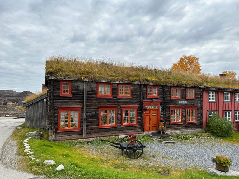 Famous house on Kjerkgata in Røros in the fall.