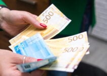 Norway Considers Forcing Businesses to Accept Cash