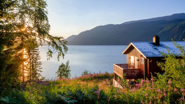 Norway cabin improvement by the waterside.