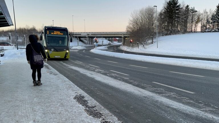 A bus in Trondheim in the winter.