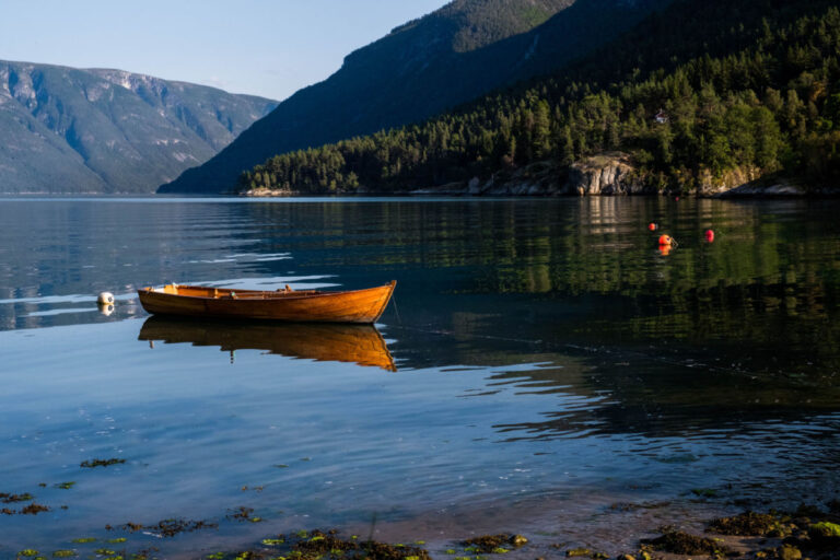 An old fishing boat in the Lustrafjord.