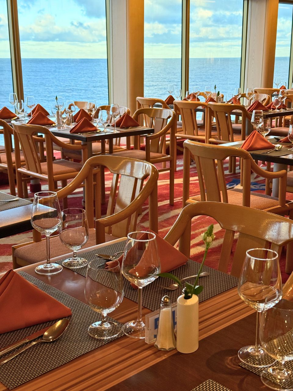 Fred Olsen Borealis' buffet restaurant 'The View'. Photo: David Nikel.
