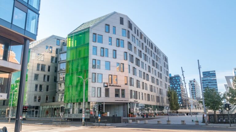 Oslo Tax Office and the Service Centre for Foreign Workers. Photo: Robson90 / Shutterstock.com.