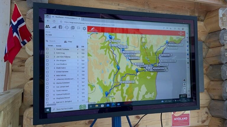 Monitor showing Finnmarksløpet 600km race route.