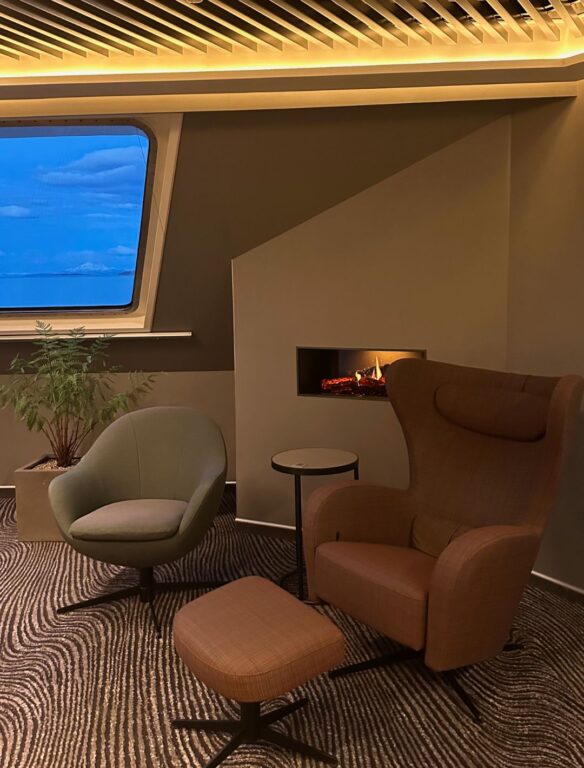 Bow Lounge on the Havila Capella.