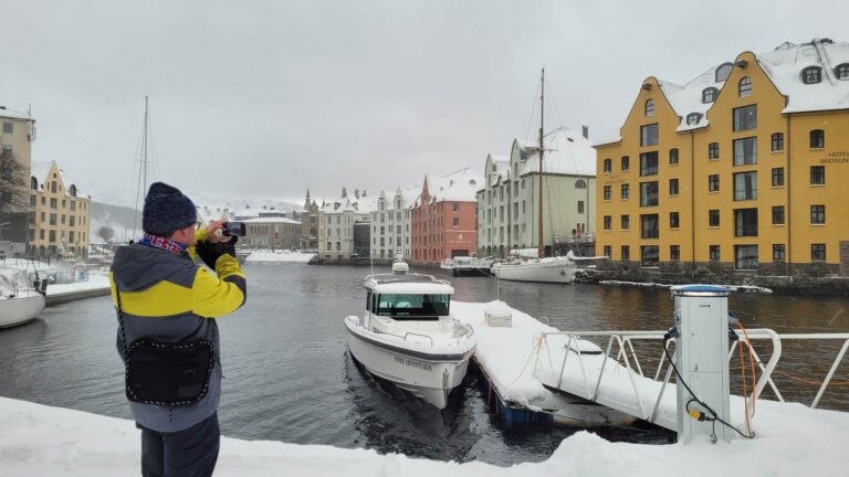 Life in Norway's David taking a winter photo in Ålesund.