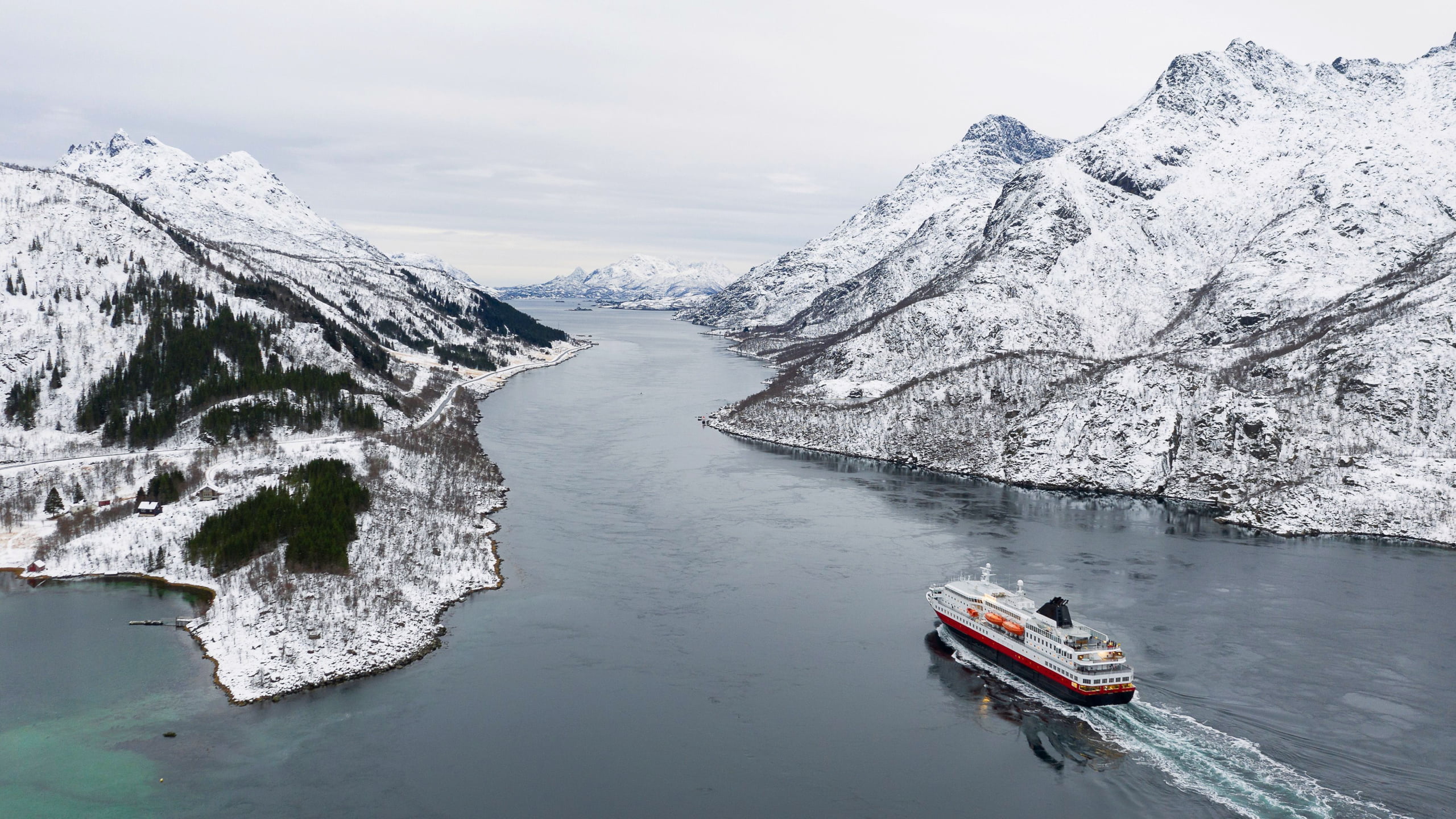 The Ultimate Guide to Hurtigruten Cruises in Norway