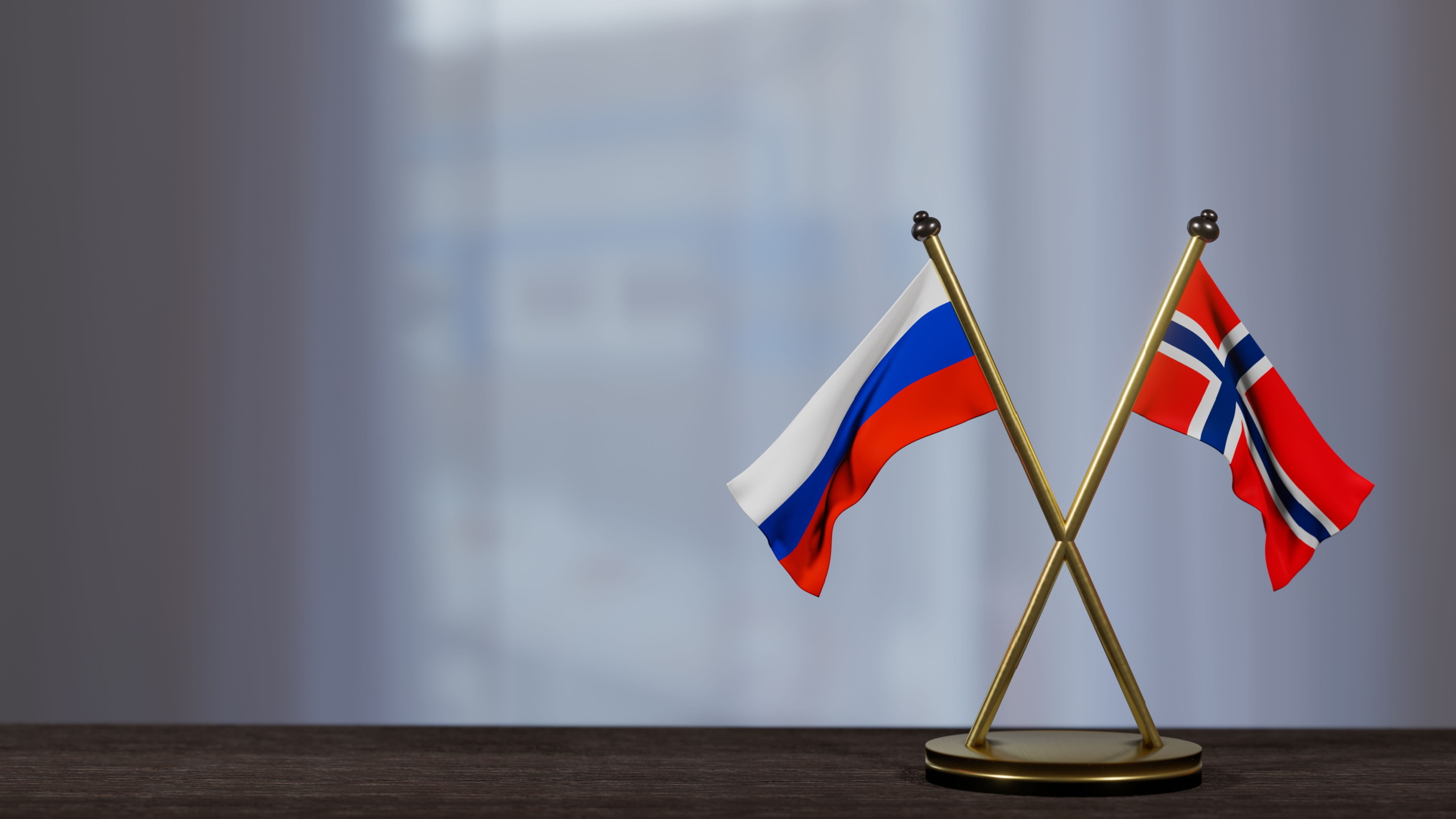 Desk flags of Russia and Norway.