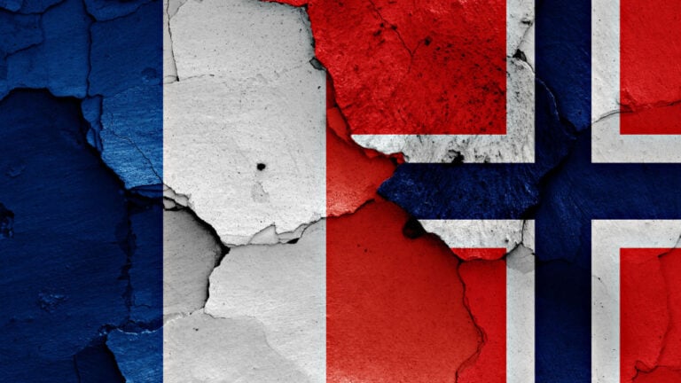Flag art of France and Norway.