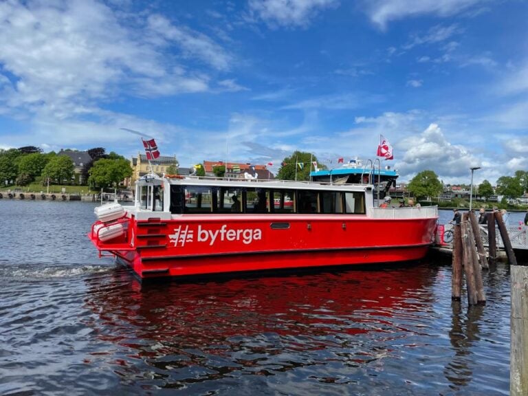 Fredrikstad city ferry in operation.