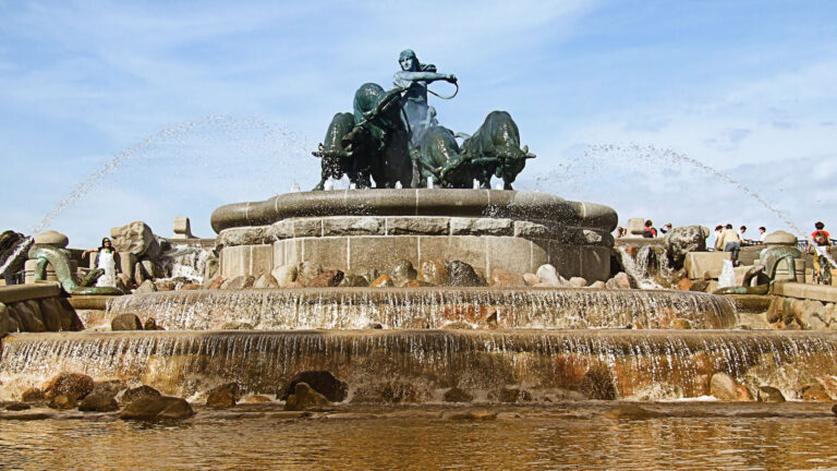 Gefjon the Norse Goddess is remembered with this statue in Copenhagen.