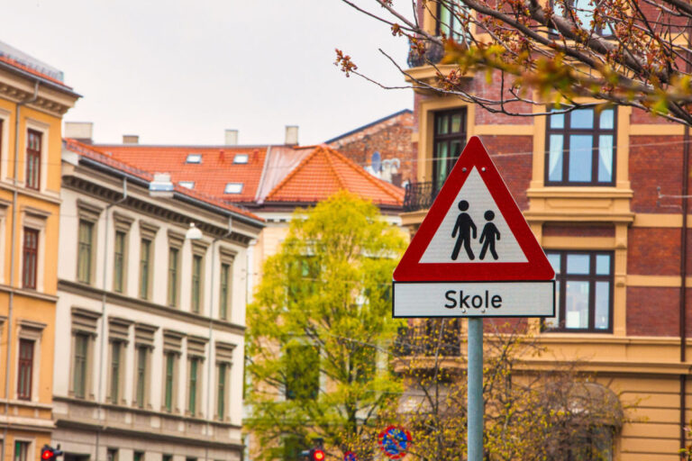 School sign in Norway. Photo: oliverdelahaye / Shutterstock.com.