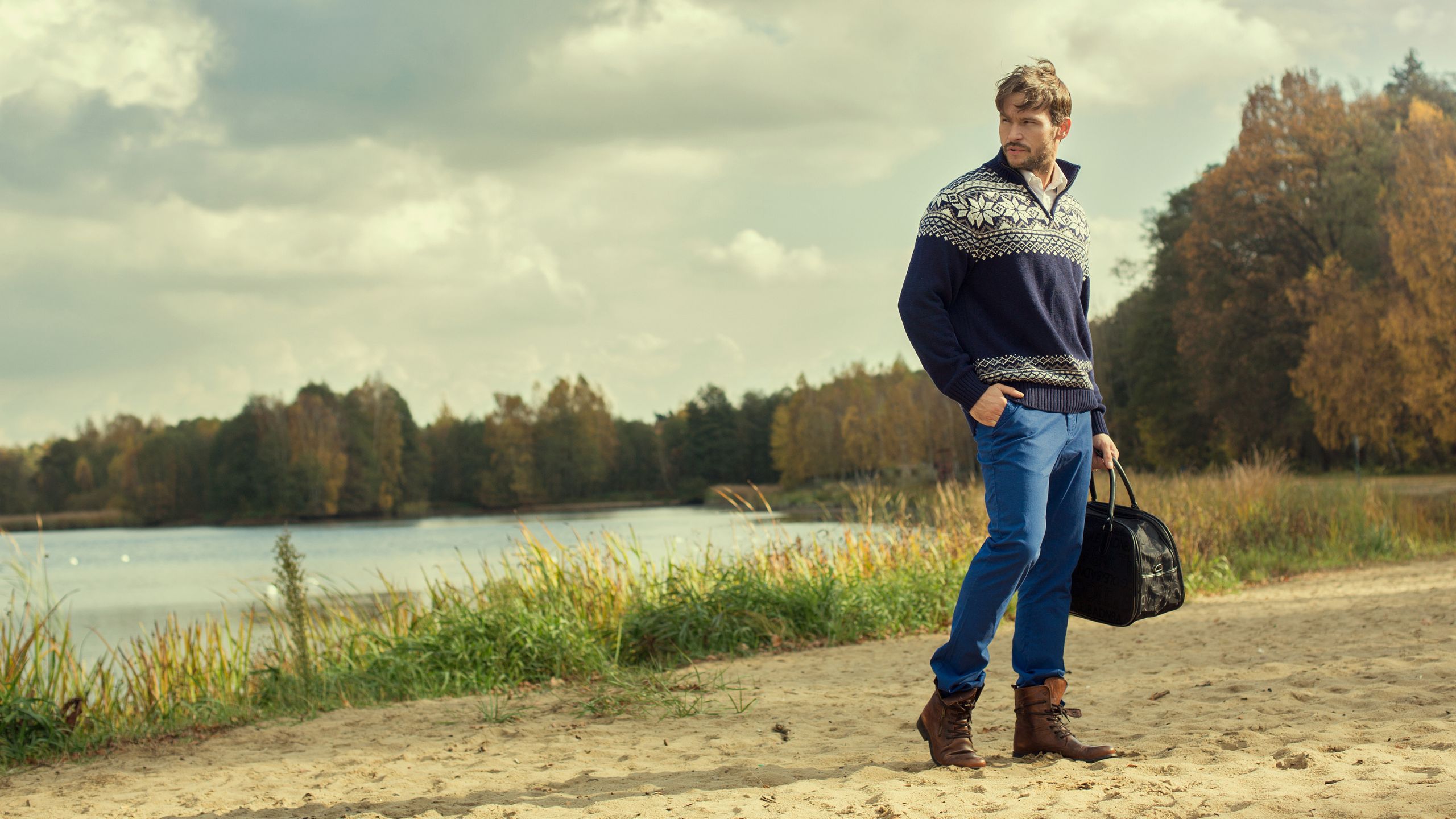 Man wearing Norwegian sweater.