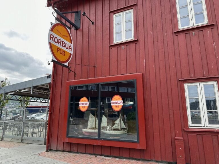 Rorbua pub in Tromsø.