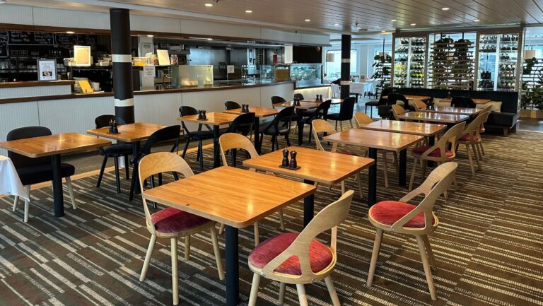 The bistro 'Brygga' on Hurtigruten Polarlys.