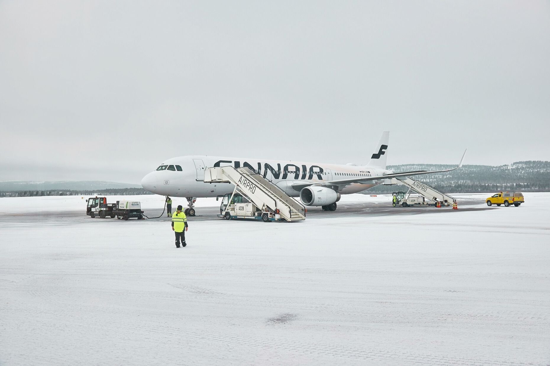 Finnair in winter. Photo: Peter Gudella / Shutterstock.com.