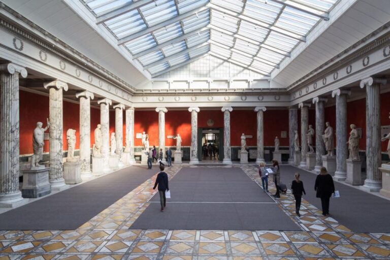 Roman and Greek sculptures in Ny Carlsberg Glyptotek. Photo: Oliver Foerstner / Shutterstock.com.