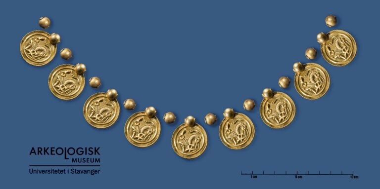 An impression of what the gold pendants would have looked like on a necklace. Image: Theo Eli Gil Bell / Museum of Archaeology.