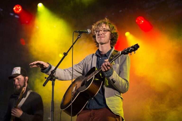 Norwegian singer and guitarist Erlend Øye pictured in 2014. Photo: Melanie Lemahieu / Shutterstock.com.