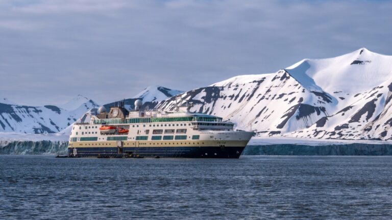 HX expedition cruise ship in Svalbard. Photo: HX.