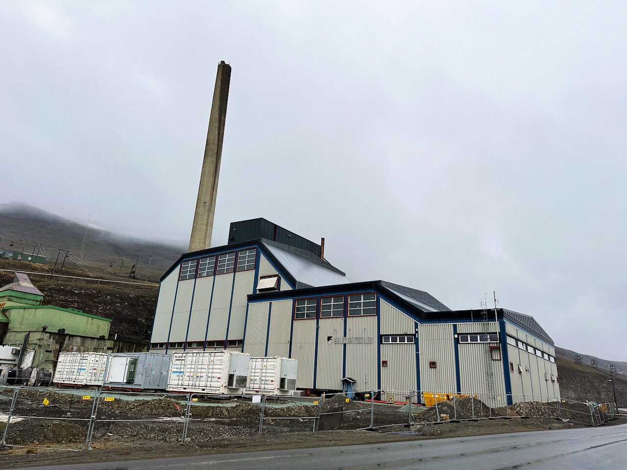 Longyearbyen power station on Svalbard. Photo: David Nikel.