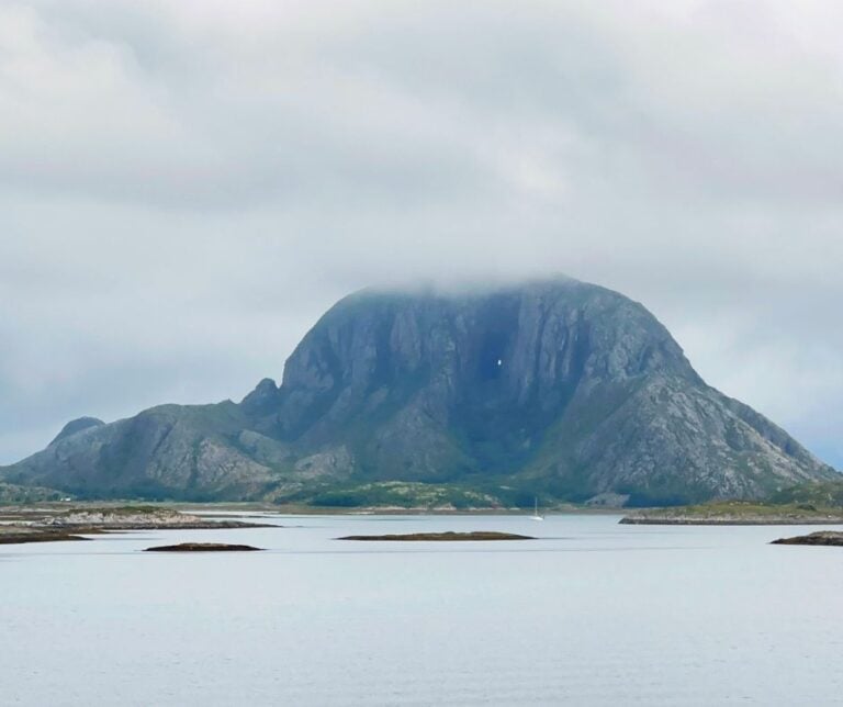 Torghatten mountain with the hole near Brønnøysund. Photo: David Nikel.