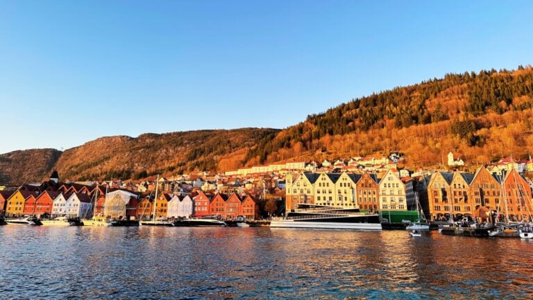 Bergen in the autumn light. Photo: David Nikel.